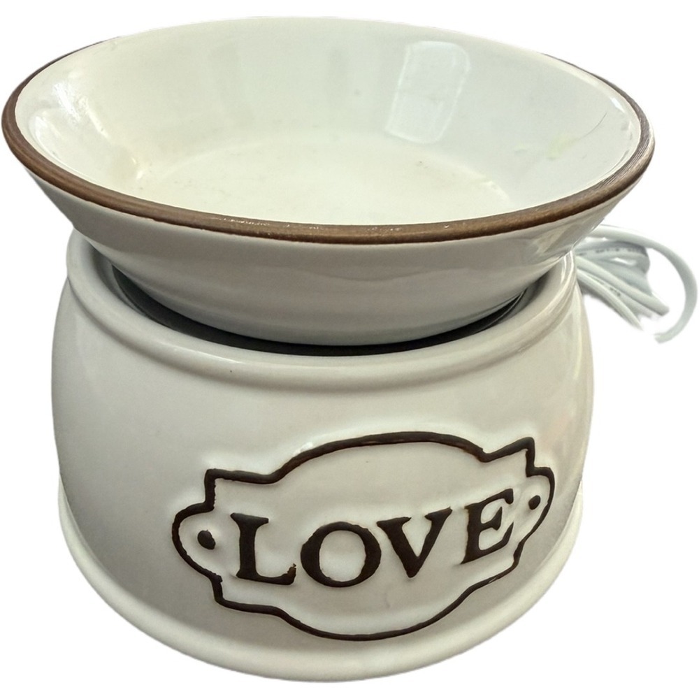 Scentsy LOVE Wax Warmer White Ceramic Full Size Gently Used w/ Box